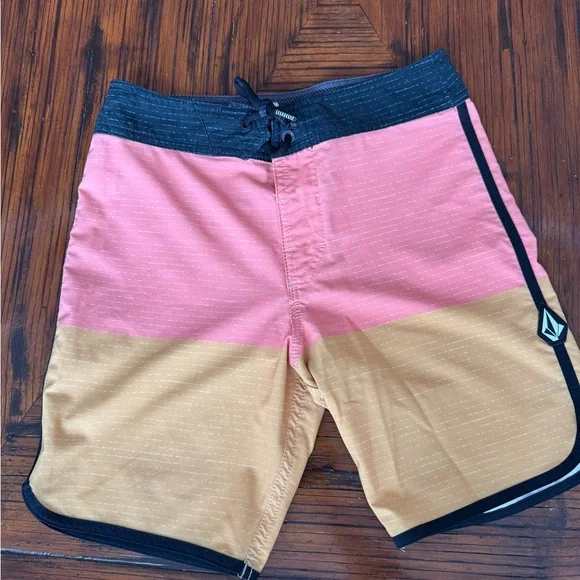 Volcom bundle - Picture 6 of 8